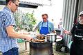 Die 'Grillmeister' Fabian Dressel, Roman Kempf und Armin Heck-Dressel an der Komm-In-Feuertonne sorgen dafür, dass bei der School´s-out-party niemand hungern muss.