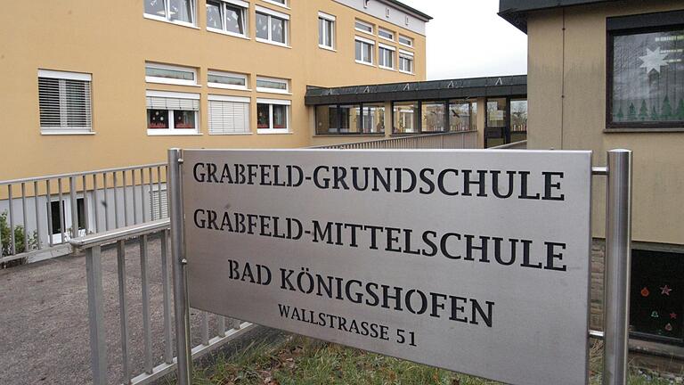 Die Grund- und Mittelschule in Bad Königshofen:&nbsp; Der Stadtrat hält am Standort in der Kernstadt fest. In den nächsten Jahren sind große Investitionen geplant.