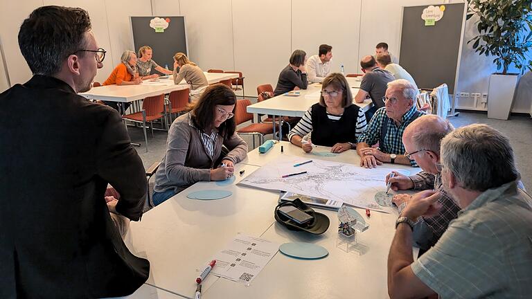 Bürgerworkshop zum Thema Klimaschutz in der Georgi-Halle in Bad Brückenau       -  Bürgerworkshop zum Thema Klimaschutz in der Georgi-Halle in Bad Brückenau