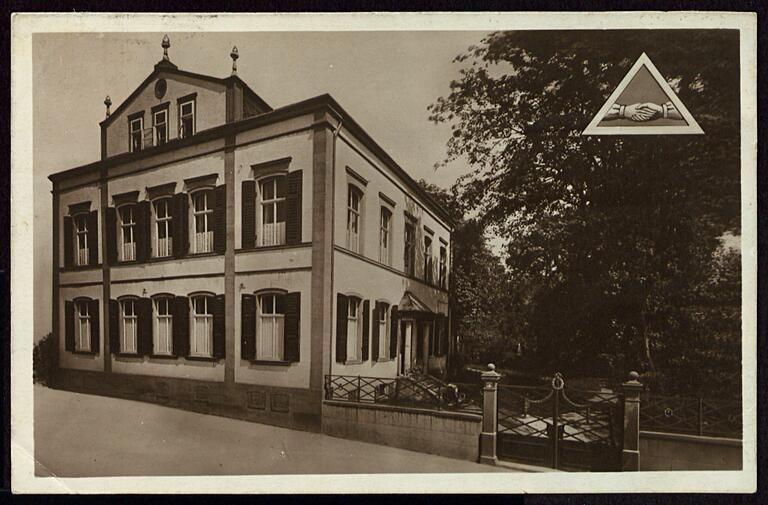 Der Logenhaus der Schweinfurter Freimaurerloge 'Brudertreue am Main' in der Neutorstraße, bezogen 1875. Von den Nazis enteignet, wird es nach dem Krieg zwar restituiert, ist aber so baufällig, dass es Anfang der 1950er Jahre abgerissen werden muss.