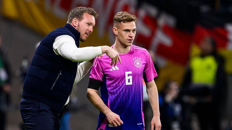 Fußball-Nationalmannschaft       -  Geht es nach Andreas Möller, sollte Bundestrainer Julian Nagelsmann (links) Kapitän Joshua Kimmich wieder im Mittelfeld aufstellen.