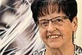 Ich lebe gern in Sulzfeld, weil...       -  Maria Rottig, 79, Frisörin: ... weil es ein schönes und ruhiges Dorf am Main ist. Jedes Mal, wenn ich von Kitzingen hier herunter fahre, komme ich zurück in mein Paradies. Ich wohne in meinem Elternhaus mit Blick auf einen wunderschönen Garten und möchte nicht mehr weg. Meine Enkelin, die den Frisörsalon übernommen hat, hat neulich das Gleiche zu mir gesagt. Die Leute kennen sich, man grüßt einander. Schade ist nur, dass die Busanbindung so schlecht ist und viele kleinere Metzger- oder Bäckereien hier schließen oder die Öffnungszeiten verkürzen mussten, weil zu viele Leute in den Großmärkten in Kitzingen einkaufen gehen.  Text/Foto: Svenja Kloos