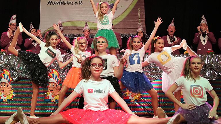 Umjubelte Premiere feierten die 'Mainschleifchen' des WGCN in der Faschingssitzung vor drei Jahren. Auch diesmal ist diese Tanzgruppe wieder am Start. Umjubelte Premiere feierten die 'Mainschleifchen' des WGCN in der Faschingssitzung vor drei Jahren. Auch diesmal ist diese Tanzgruppe wieder am Start.