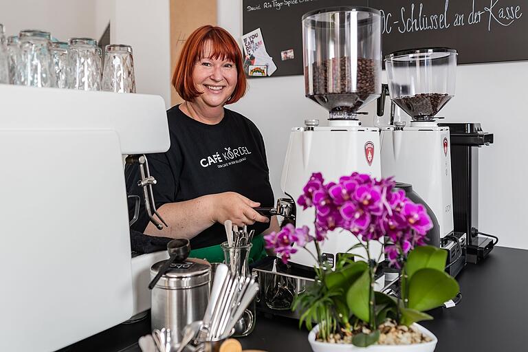 Die Inhaberin Tanja Kotrla in ihrem neuen 'Café Kordel' in der Sedanstraße in Würzburg. Die Inhaberin Tanja Kotrla in ihrem neuen 'Café Kordel' in der Sedanstraße in Würzburg.