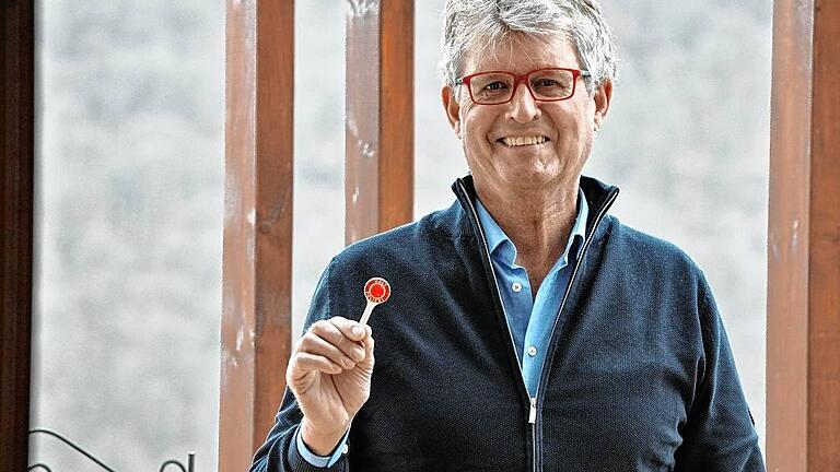 Bernhard Klodt wird es auch im Ruhestand nicht langweilig werden. Er kümmert sich um Schwiegermutter, Enkeltochter und will seine Frau, die noch als Lehrerin tätig ist, in Haus und Garten entlasten. Das Foto entstand auf seiner Terrasse in Gemünden mit Blick ins Maintal. Bernhard Klodt wird es auch im Ruhestand nicht langweilig werden. Er kümmert sich um Schwiegermutter, Enkeltochter und will seine Frau, die noch als Lehrerin tätig ist, in Haus und Garten entlasten. Das Foto entstand auf seiner Terrasse in Gemünden mit Blick ins Maintal.