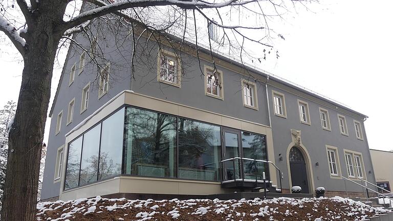Neuer Schwung am Schleifweg: Die Alte Schule macht auch als Bürgerhaus eine gute Figur. Neuer Schwung am Schleifweg: Die Alte Schule macht auch als Bürgerhaus eine gute Figur.