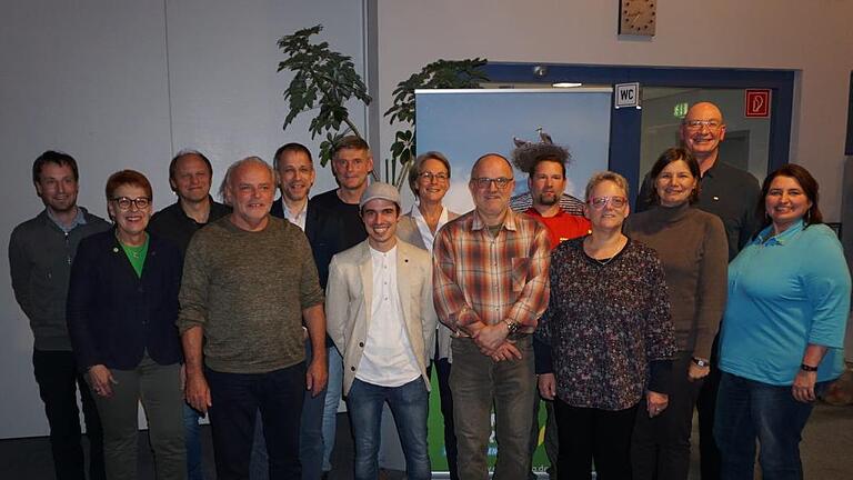 Bündnis 90/Die Grünen nominierten  ihre Kandidaten für den Stadtrat Bad Brückenau (von links): Tobias Eichelbrönner (Kreisvorstandsspecher),   Monika Horcher (stellvertretende Landrätin), Ingo Queck, Werner  Schuster, Mark Decker, Gerhard Appel, Jan-Philipp Wilk, Eva  Reichert-Nelkenstock, Dieter Conrad, Olaf de Vries, Brigitte Conzelmann,  Manuela Rottmann (MdB), Hartmut Bös und Petra Winter. Foto: Marion Eckert       -  Bündnis 90/Die Grünen nominierten  ihre Kandidaten für den Stadtrat Bad Brückenau (von links): Tobias Eichelbrönner (Kreisvorstandsspecher),   Monika Horcher (stellvertretende Landrätin), Ingo Queck, Werner  Schuster, Mark Decker, Gerhard Appel, Jan-Philipp Wilk, Eva  Reichert-Nelkenstock, Dieter Conrad, Olaf de Vries, Brigitte Conzelmann,  Manuela Rottmann (MdB), Hartmut Bös und Petra Winter. Foto: Marion Eckert