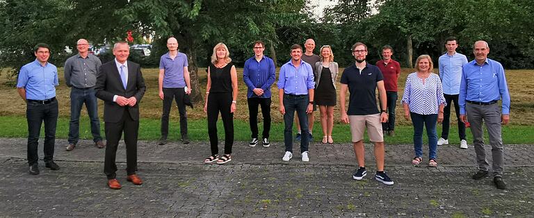 Das Bild zeigt die neue Vorstandschaft der RGM einschließlich der Beiräte und des Ehrenvorsitzenden. Das Bild zeigt die neue Vorstandschaft der RGM einschließlich der Beiräte und des Ehrenvorsitzenden.