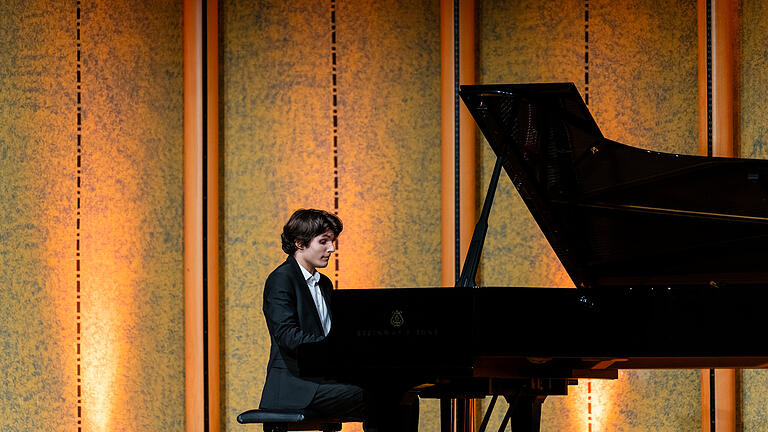 22. Kissinger KlavierOlymp - Simon Haje 22. Kissinger KlavierOlymp - Simon Haje