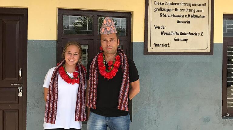 Vater und Tochter auf Hilfsmission: Zahnarzt Oliver Heilmann und Tochter Laura. Vater und Tochter auf Hilfsmission: Zahnarzt Oliver Heilmann und Tochter Laura. 