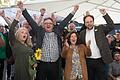 Große Freude bei der Wahlparty der Grünen in der Waldschänke Dornheim schon kurz nach der ersten Prognose (von links): Christina Feiler (Bezirkstagskandidatin), Gerhard Müller (Bezirkstagskandidat), Kerstin Celina (Landtagskandidatin) und Direktkandidat Patrick Friedl.