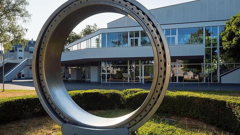 Das Schweinfurter Theater ist derzeit wegen der anstehenden Generalsanierung geschlossen und eröffnet erst im Herbst 2024 wieder. Ein neuer Theaterleiter ist gefunden, er beginnt im Februar 2022.