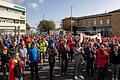 Protestkundgebung beim Autozulieferer Valeo in Bad Neustadt Anfang Oktober. Über 300 sind in Gefahr. Weshalb immenser Widerstand gegen die Pläne des Unternehmens wichtig ist, erläutert eine Anwältin für Arbeitsrecht im Interview.