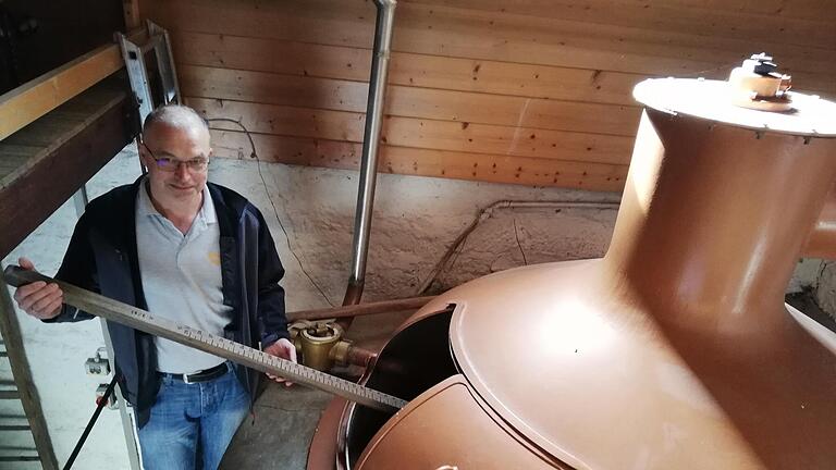In Thundorf steht das letzte, noch genutzte Gemeindebrauhaus im Landkreis. Thomas Bretscher ist dort leidenschaftlicher Hausbrauer. Foto: Heike Beudert       -  In Thundorf steht das letzte, noch genutzte Gemeindebrauhaus im Landkreis. Thomas Bretscher ist dort leidenschaftlicher Hausbrauer. Foto: Heike Beudert