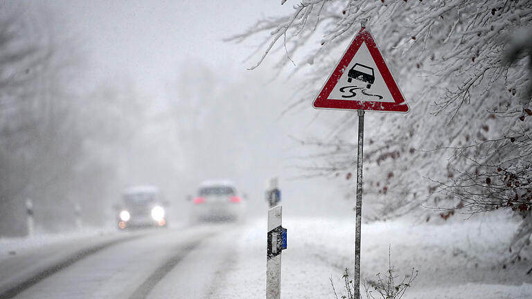 436473643.jpg - In Deutschland haben Schnee und Glätte für chaotische Verhältnisse gesorgt. 436473643.jpg - In Deutschland haben Schnee und Glätte für chaotische Verhältnisse gesorgt.