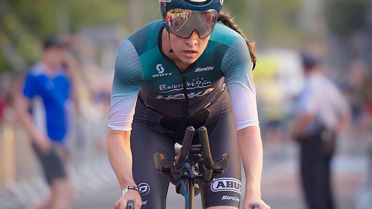 Auf dem Rad gab Triathletin Laura Zimmermann beim Ironman Ireland alles.
