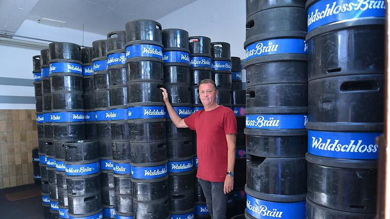 Braumeister Jens Reinhart führt das Familienunternehmen Waldschloss-Brauerei. Braumeister Jens Reinhart führt das Familienunternehmen Waldschloss-Brauerei.