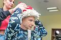 Halb Oti Schmelzer, halb Sandmännchen: Hier probiert der Kabarettist aus Oberschwappach gerade seinen Hut. Die Main-Post hat seine Verwandlung bei einer Probe am Mittwoch beobachtet.