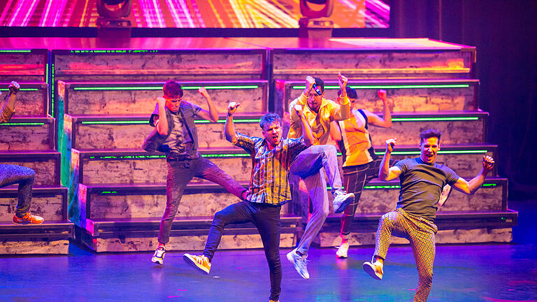 Anand Anders       -  Impressionen von der neuen DDC Show 'DDC goes CRZY' im Schweinfurter Theater.