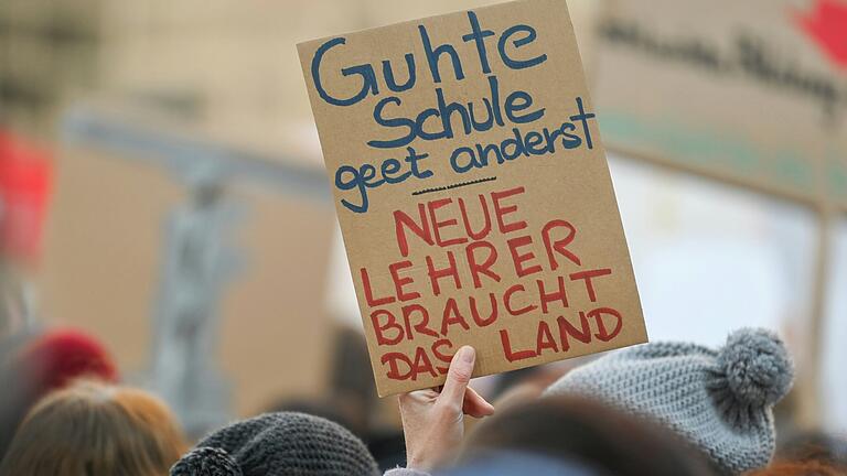 Als Reaktion auf das schlechte Ergebnis der Pisa-Studie soll in Bayern die Grundschule reformiert werden. Doch gibt es für zusätzliche Aufgaben auch genug Lehrkräfte?