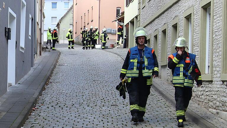 Gasalarm in der Kitzinger  Innenstadt: Ein Großaufgebot an Hilfskräften war in der Ödersgasse im Einsatz.