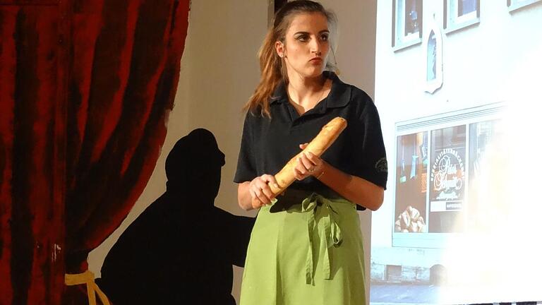 Durch beherztes Zuschlagen mit dem Baguette wird der Überfall beendet. Foto: Pierre Strecker       -  Durch beherztes Zuschlagen mit dem Baguette wird der Überfall beendet. Foto: Pierre Strecker