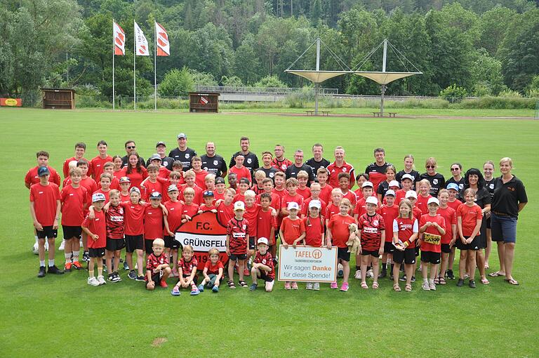 Der Startschuss der Aktion fiel auf dem Sportplatz.