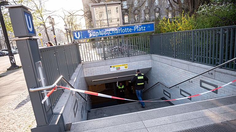 Mann in U-Bahnhof erstochen       -  Die tödliche Messerattacke ereignete sich im Berliner U-Bahnhof Sophie-Charlotte-Platz.