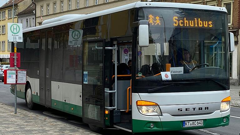 In der Kitzinger Innenstadt verkehren Schulbusse, doch für die Schulkinder am äußersten Stadtrand, in den Marshall Heights, gibt es so ein Angebot noch nicht.