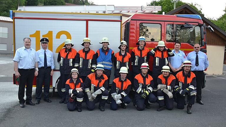 Die Aktiven der Freiwilligen Feuerwehr Neuendorf, die ihre Leistungsprüfung absolviert haben.