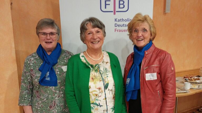 Auf dem Foto Elke Schrapp, Helena Beuchert und Brigitte Pakosch.