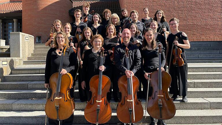 Besteht seit 2003 und ist als Verein organisiert: Das Kammerorchester Kitzingen gibt am Wochenende zwei Konzerte. Besteht seit 2003 und ist als Verein organisiert: Das Kammerorchester Kitzingen gibt am Wochenende zwei Konzerte.