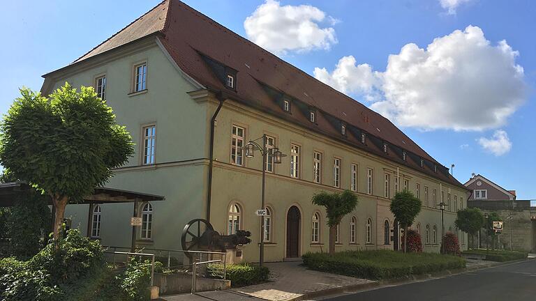 Das Städtische Museum in der Landwehrstraße in Kitzingen wurde laut Stadtratsbeschluss im Jahr 2020 geschlossen. Damit verbunden hat die Stadt auch deren Leiterin gekündigt.