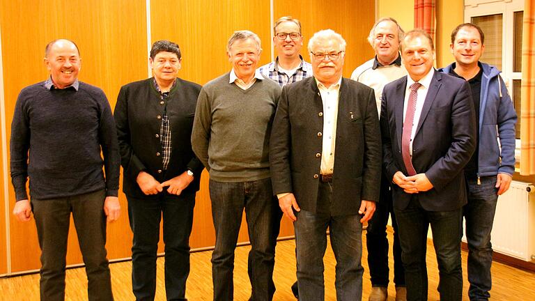 Der CSU-Ortsvorstand Hohestadt (von links): Josef Hügel, Manfred Singer, Albin Gramlich, Andreas Düll, Klilian Kemmer, Richard Weckert, Thomas Eberth und Ralf Singer.