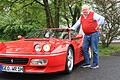 Peter Wolf aus Gerolzhofen ist begeisterter Ferrari-Fahrer. Das Bild zeigt ihn zusammen mit seinem Ferrari 512 TR, einem 30 Jahre alten Klassiker.