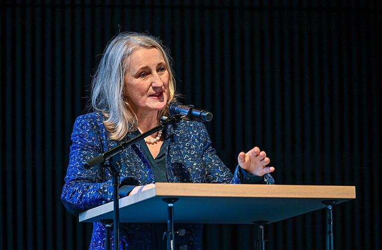'Für drängende Themen ästhetische Ausdrucksformen finden.' Intendantin Evelyn Meining stellt hohe Ansprüche an das Mozartfest-Programm. 'Für drängende Themen ästhetische Ausdrucksformen finden.' Intendantin Evelyn Meining stellt hohe Ansprüche an das Mozartfest-Programm. 