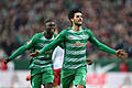 Werder Bremen - SV Darmstadt 98       -  Lamine Sané jubelt mit dem Torschützen zum 2:0 für Werder Bremen, Florian Grillitsch (r). Foto: Carmen Jaspersen