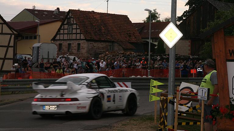 Nicolas Hässler hofft in seinem Porsche 993 RSR auf die Titelverteidigung bei der 27. Auflage der Grabfeldrallye. Nicolas Hässler hofft in seinem Porsche 993 RSR auf die Titelverteidigung bei der 27. Auflage der Grabfeldrallye.
