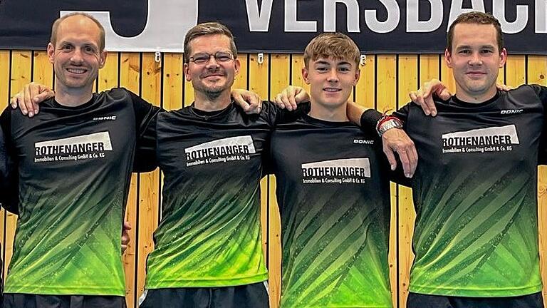 Siegreiches Versbacher Tischtennis-Quartett (von links): Nico Christ, Daniel Geist, Konrad Haase und Pavol Mego. Der Sportbund behielt im Regionalliga-Derby gegen den TTC Kist auch im dritten Duell die Oberhand.