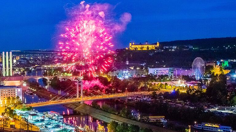Auch 2024 wird es wieder ein Kiliani-Feuerwerk in Würzburg geben. Auch 2024 wird es wieder ein Kiliani-Feuerwerk in Würzburg geben.