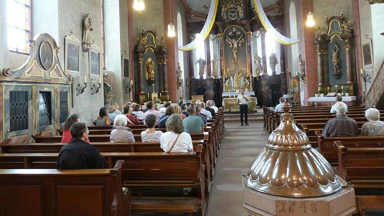 Viele Informationen bot die Führung von Reiner Väth in der Esselbacher Pfarrkirche St. Margaretha.