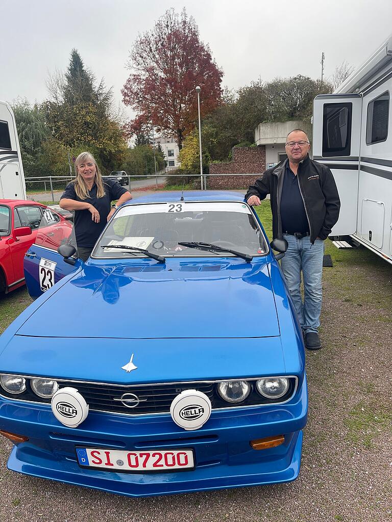 Wolfgang Jung und seine Partnerin Regine Jung waren bereits zum siebten Mal aus dem Siegerland nach Marktheidenfeld gereist, um an der Rallye teilzunehmen. Wolfgang Jung und seine Partnerin Regine Jung waren bereits zum siebten Mal aus dem Siegerland nach Marktheidenfeld gereist, um an der Rallye teilzunehmen.
