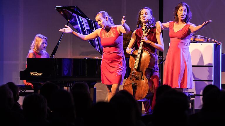 Begeisterten mit ihrer Virtuosität das Publikum: Das Hamburger Quartett Salut Salon. Begeisterten mit ihrer Virtuosität das Publikum: Das Hamburger Quartett Salut Salon. 
