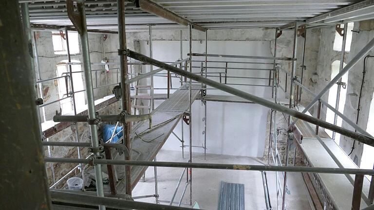 Die ehemalige Synagoge von Laudenbach wird derzeit renoviert. Die ehemalige Synagoge von Laudenbach wird derzeit renoviert.
