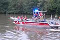 Per Boot rückte die Feuerwehr Haßfurt am Samstagabend zur Rettung eines Schwans auf dem Main bei Obertheres aus.