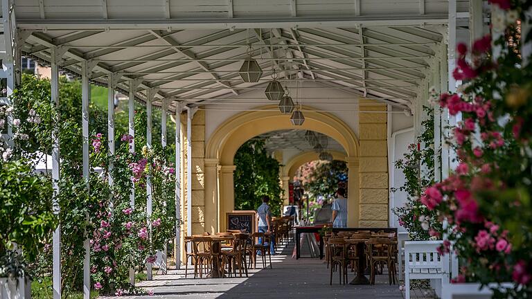 Im Schlosspark laden mehrere Cafes zu einer Pause samt Stärkung ein.