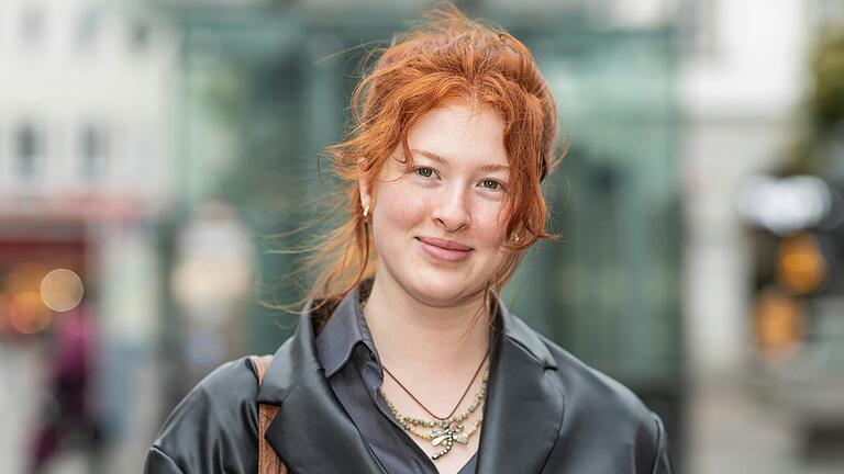 Tatiana Novokreshchenova wohnt am Hubland und betont vor allem ,wie hilfsbereit die Menschen in Würzburg sind. Tatiana Novokreshchenova wohnt am Hubland und betont vor allem ,wie hilfsbereit die Menschen in Würzburg sind.
