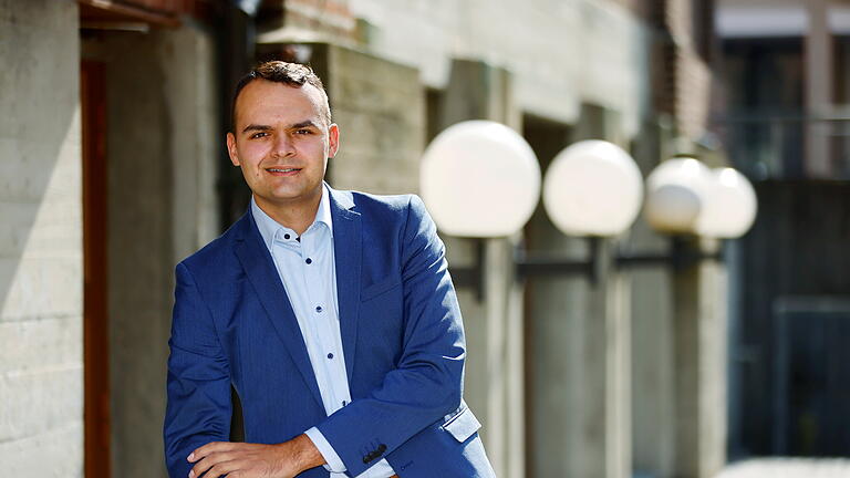 Portrait - Wahlkampf - Franz Schmid - Kreisvorsitzenden der AfD Neu-Ulm.jpeg       -  Der Neu-Ulmer AfD-Landtagsabgeordnete Franz Schmid wird vom bayerischen Verfassungsschutz beobachtet.