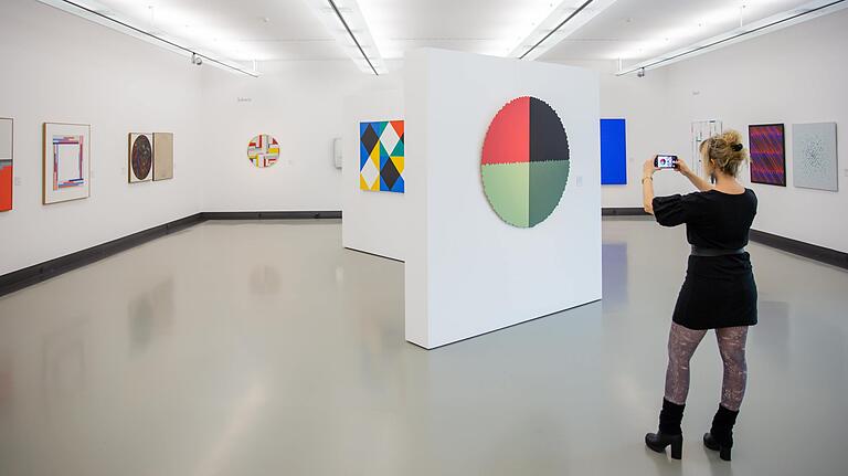 Blick in die Ausstellung Konkrete Kunst nach 1945 im Würzburger Kulturspeicher Blick in die Ausstellung Konkrete Kunst nach 1945 im Würzburger Kulturspeicher