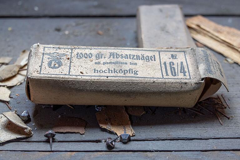 Diese Art Nägel zur Befestigung von Schuhsohlen? Heute schwer vorstellbar. Diese Art Nägel zur Befestigung von Schuhsohlen? Heute schwer vorstellbar.